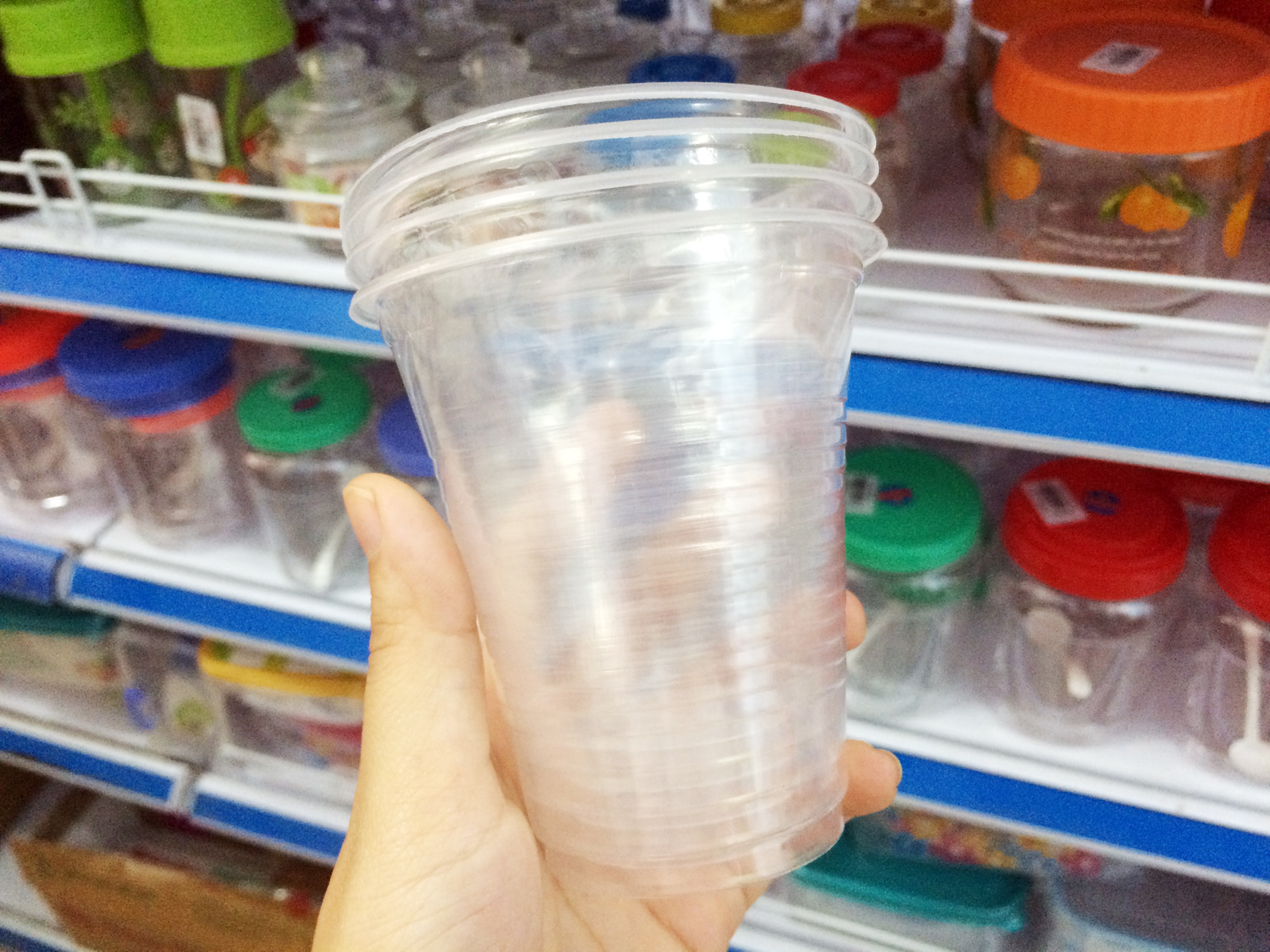 Người dùng Việt thờ ơ trước chất lượng của đồ nhựa dùng một lần - ảnh 1