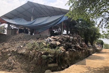 Thanh Hóa: Cơ sở chế biến bao bì xả thải ra sông Lèn
