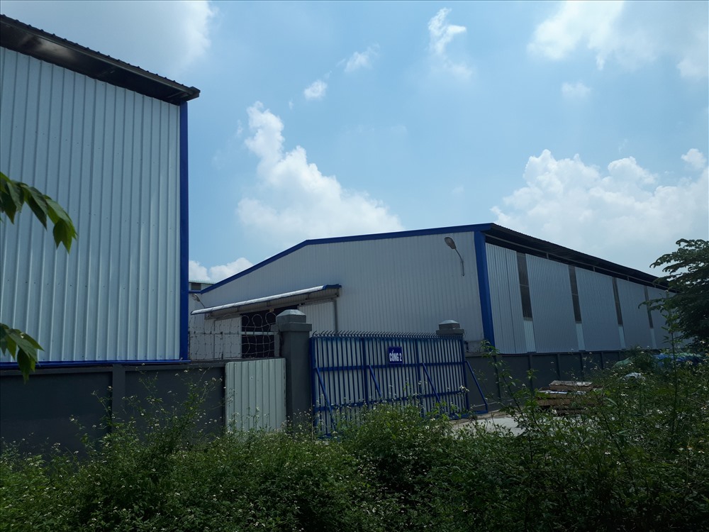 Khu vực sản xuất của nhà máy nhựa tại thôn Cầu, xã Lạc Đạo, huyện Văn Lâm, tỉnh Hưng Yên. Ảnh PV